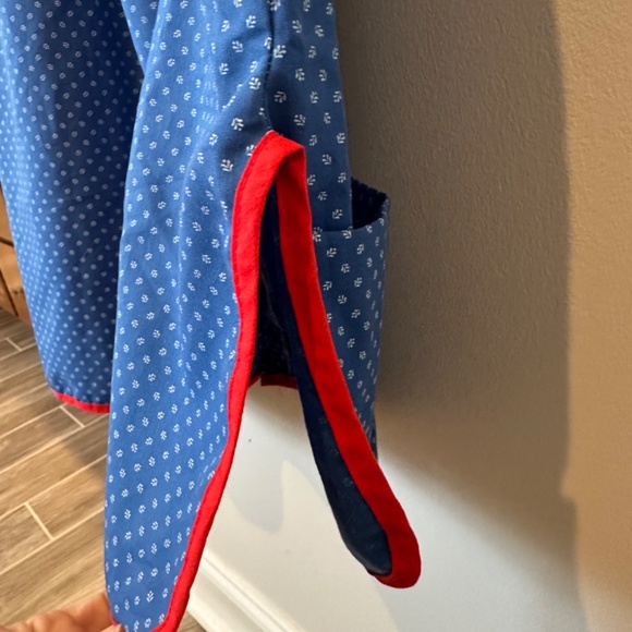 Dreamcoats Vintage housecoats for women, snap closure vest, 28” long - Picture 3 of 4